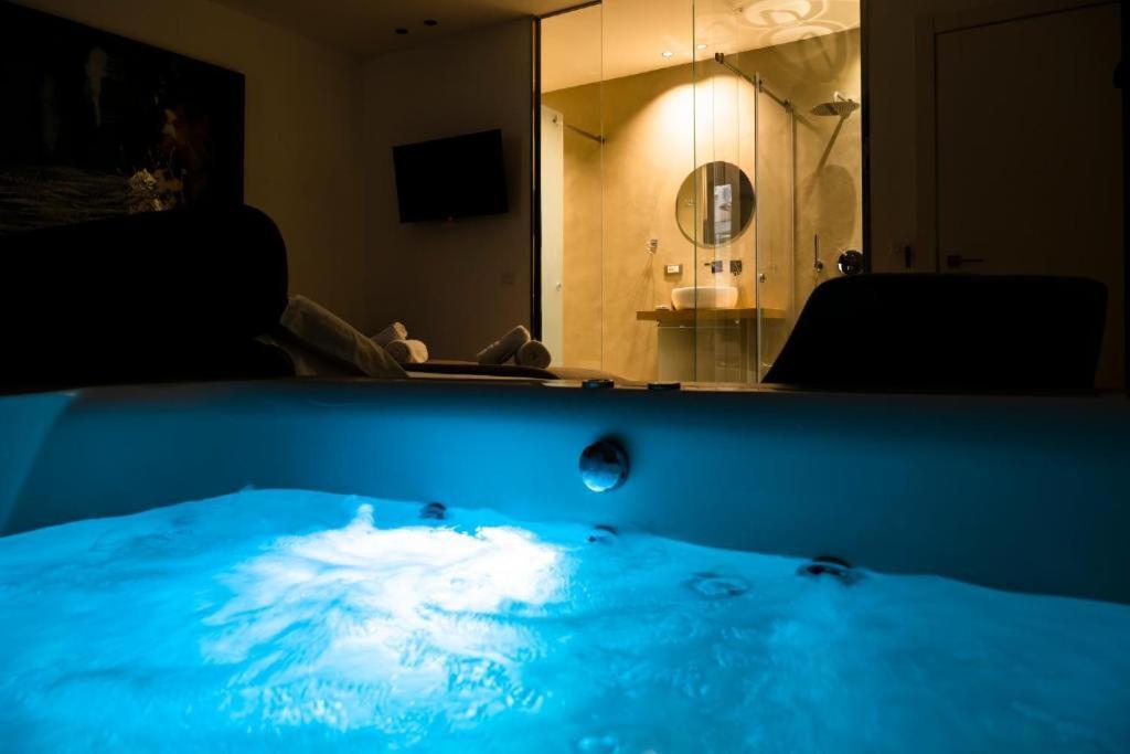 Maximum Hub Suite&Spa Palerme Extérieur photo