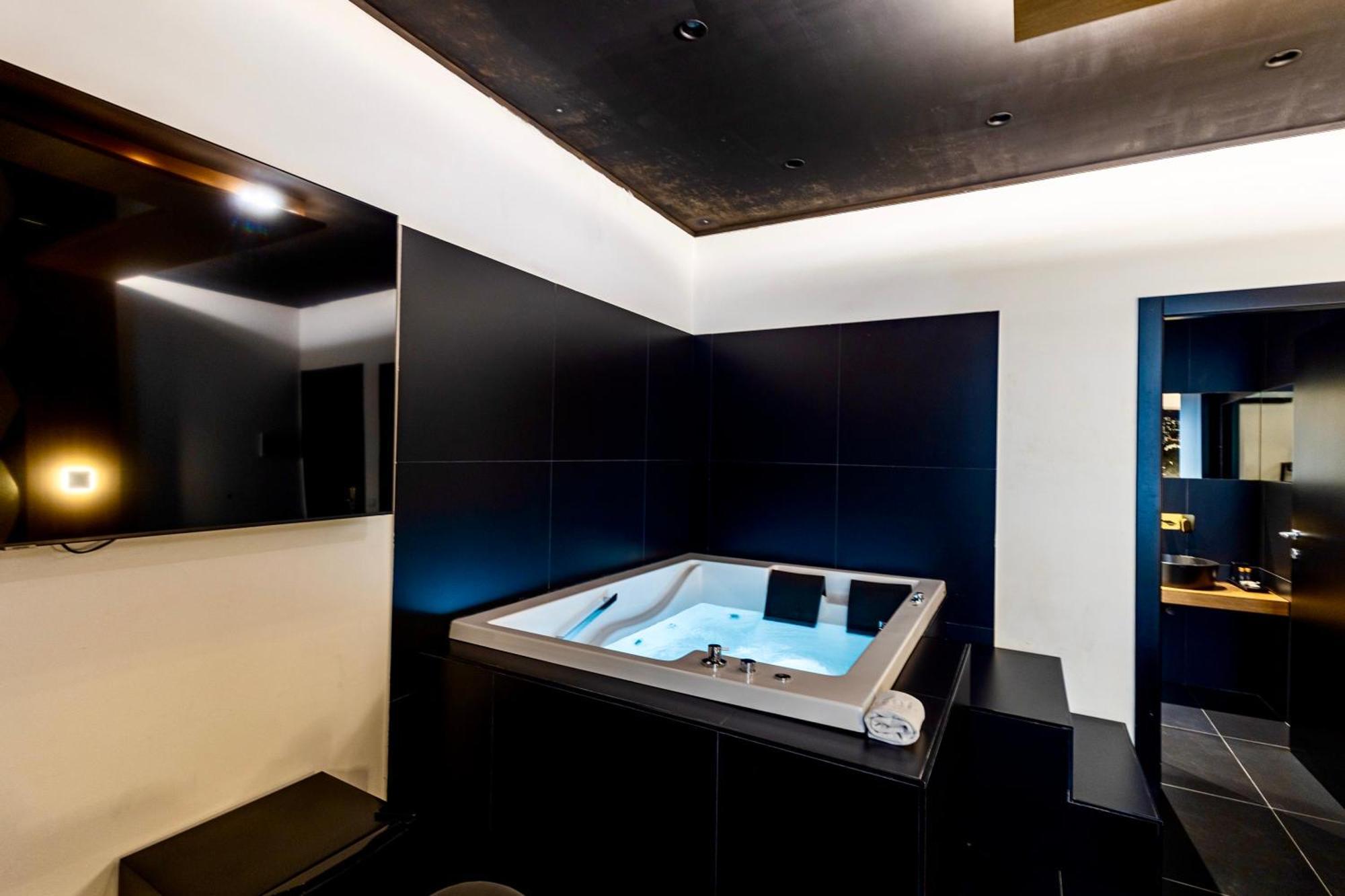 Maximum Hub Suite&Spa Palerme Extérieur photo