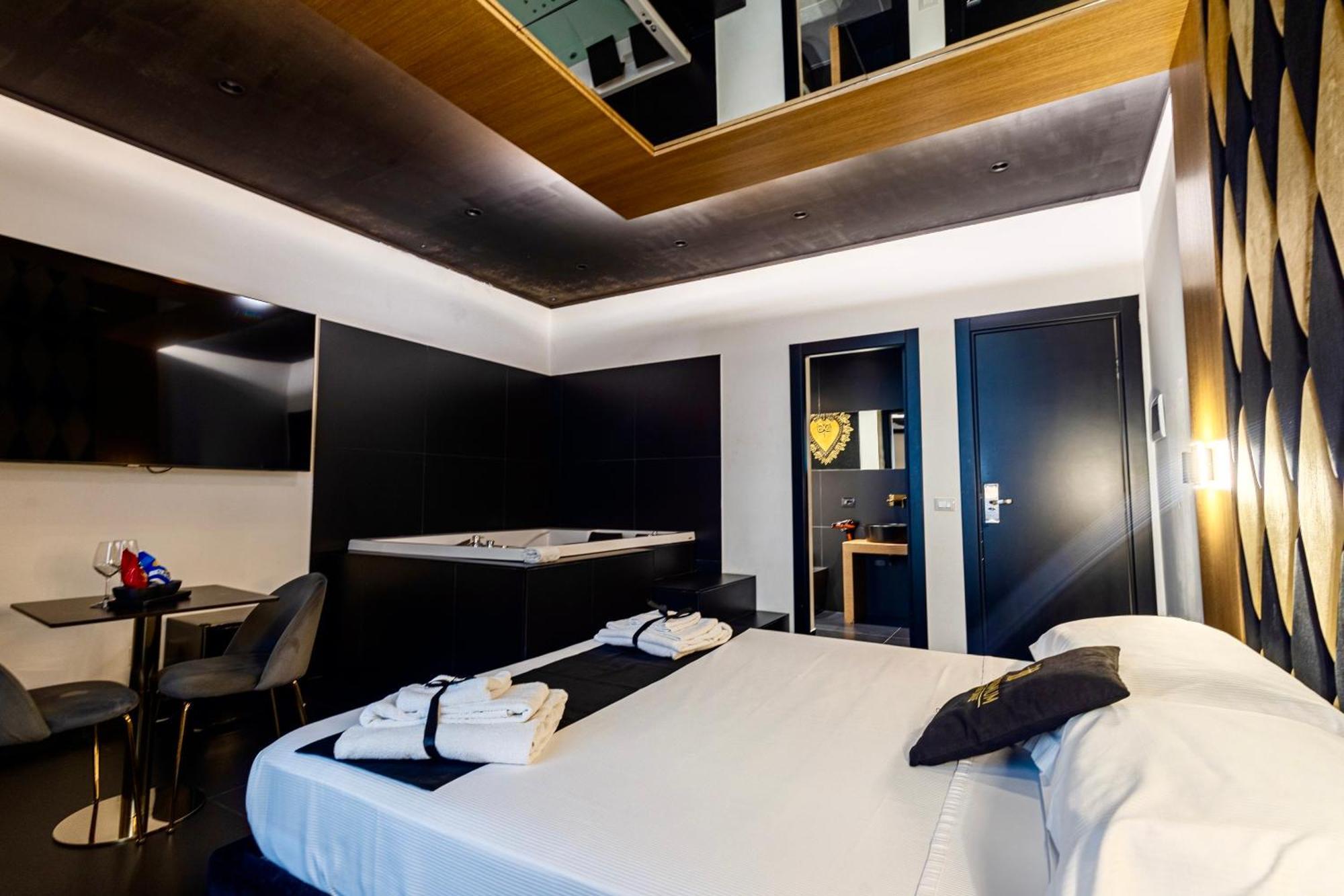 Maximum Hub Suite&Spa Palerme Extérieur photo