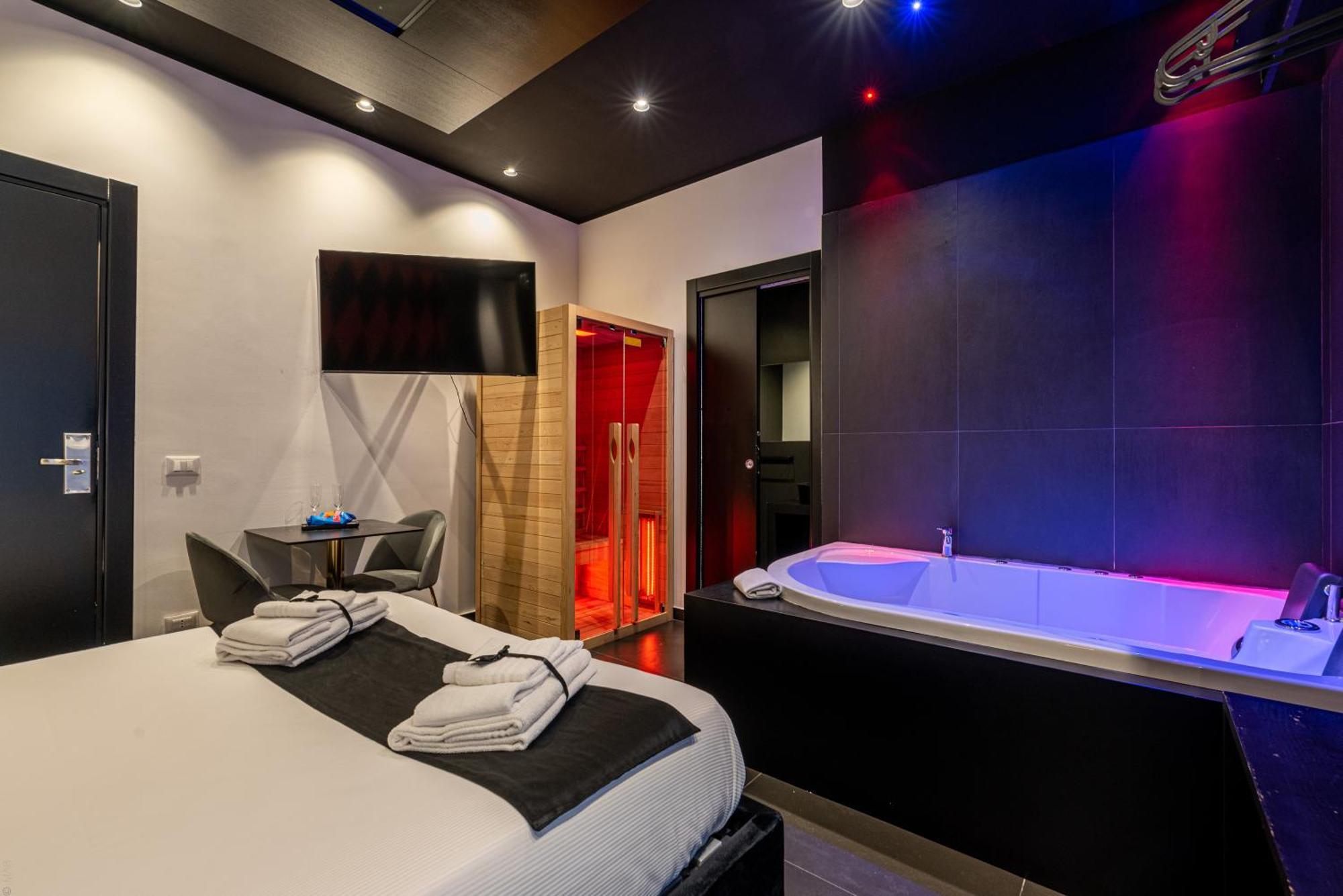 Maximum Hub Suite&Spa Palerme Extérieur photo