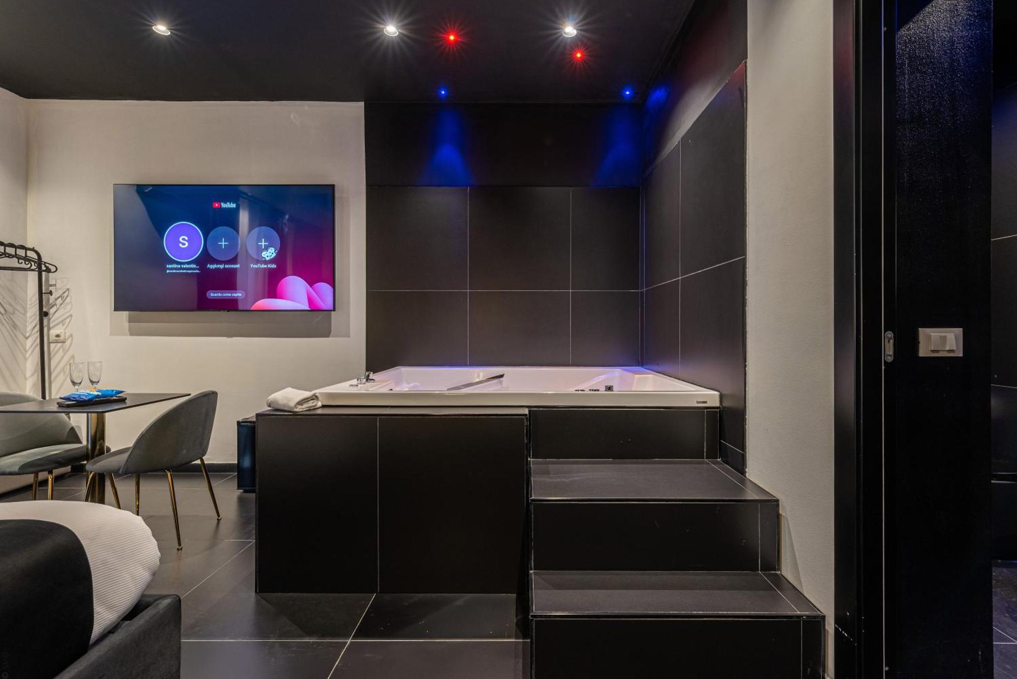Maximum Hub Suite&Spa Palerme Extérieur photo